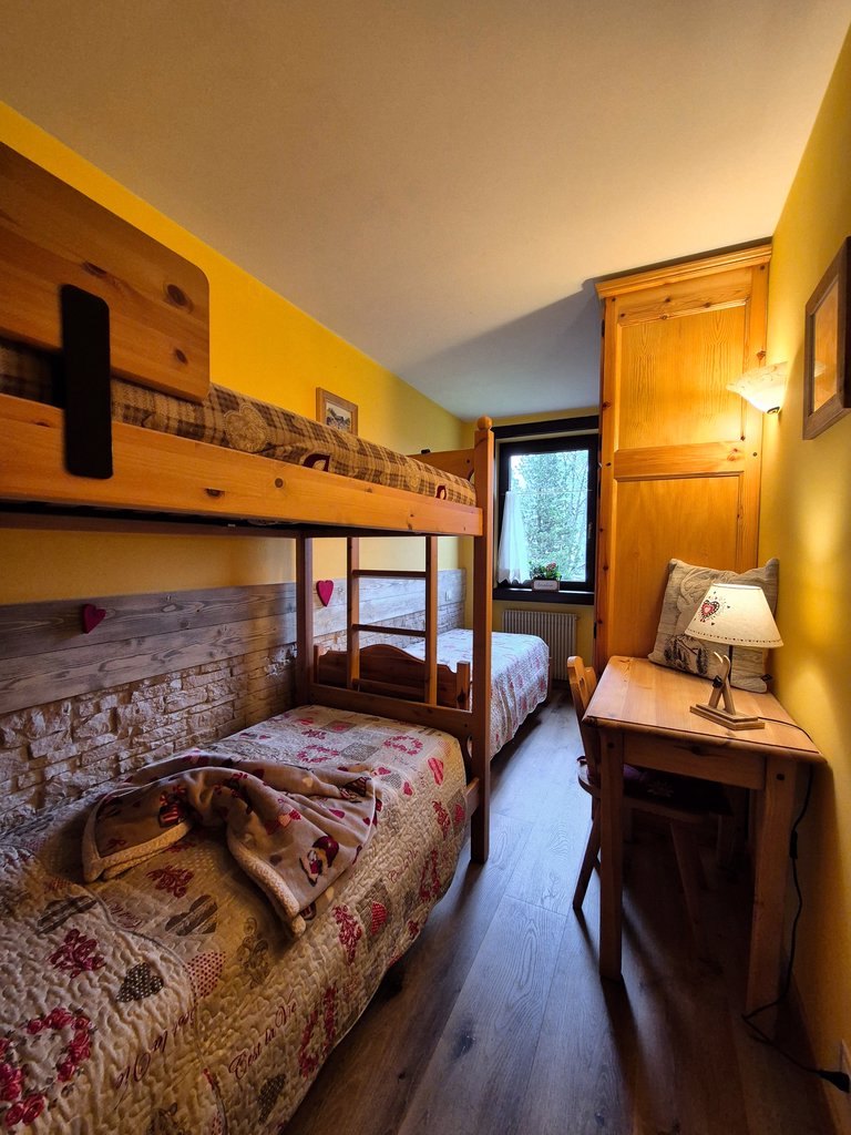 camera fragolina tripla con letto a castello w